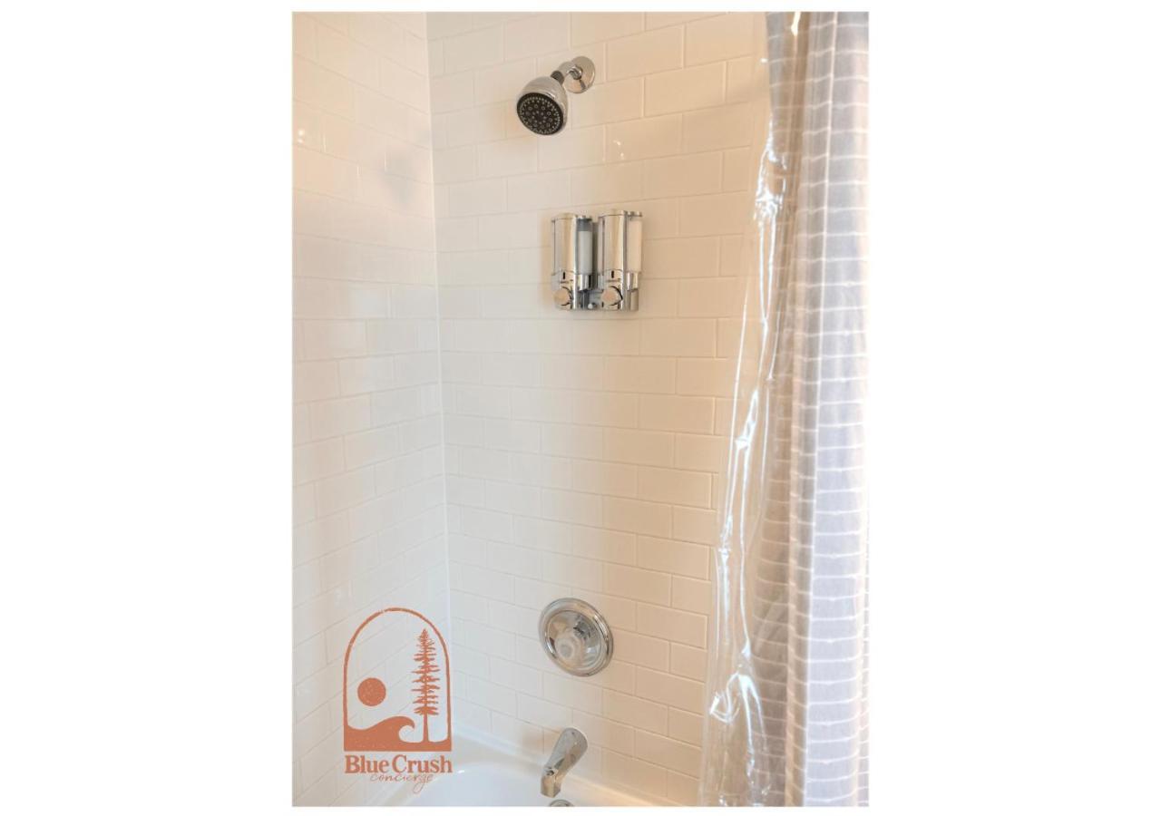 Wave Haven Waterfront Condo Hotel توفينو المظهر الخارجي الصورة
